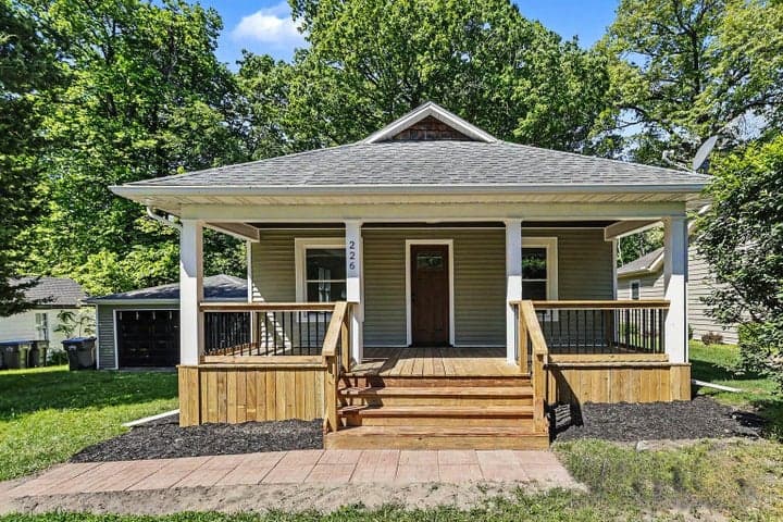 226 S Barker Street, New Buffalo, MI 49117