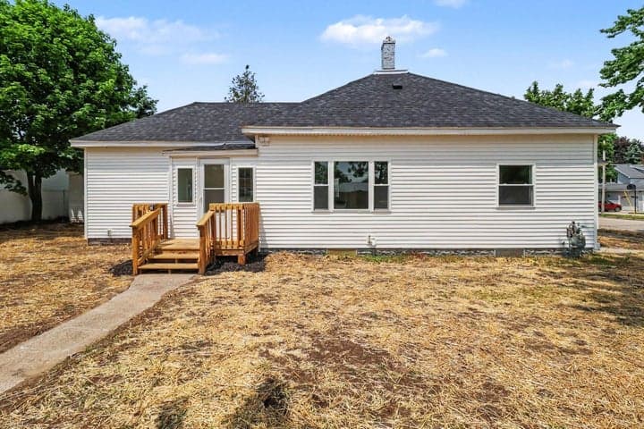 311 N Lavinia Street, Ludington, MI 49431