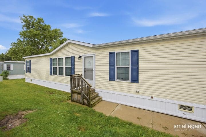 3668 Sun Valley Street NW, Grand Rapids, MI 49544