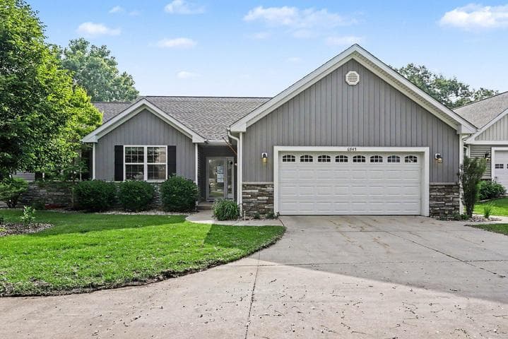 6945 Hunters Creek, Kalamazoo, MI 49048