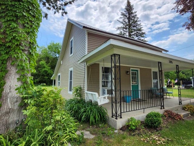 205 S Columbia Avenue, Scottville, MI 49454
