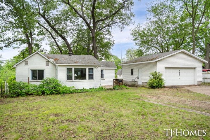 423 Collins Avenue, Muskegon, MI 49444