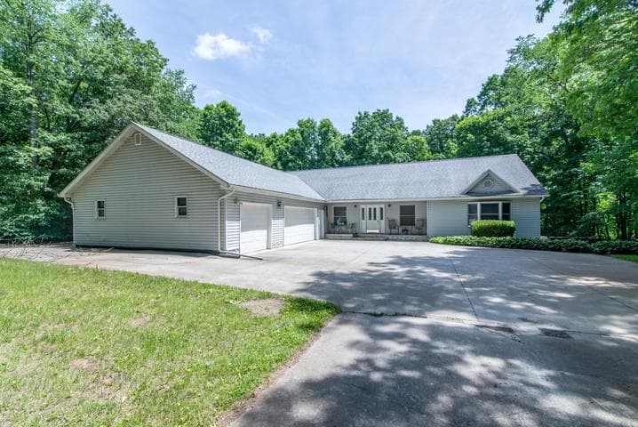 10090 King Hill Court, Dexter, MI 48130