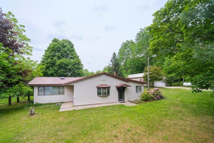 6712 Lumley Road, Bear Lake, MI 49614