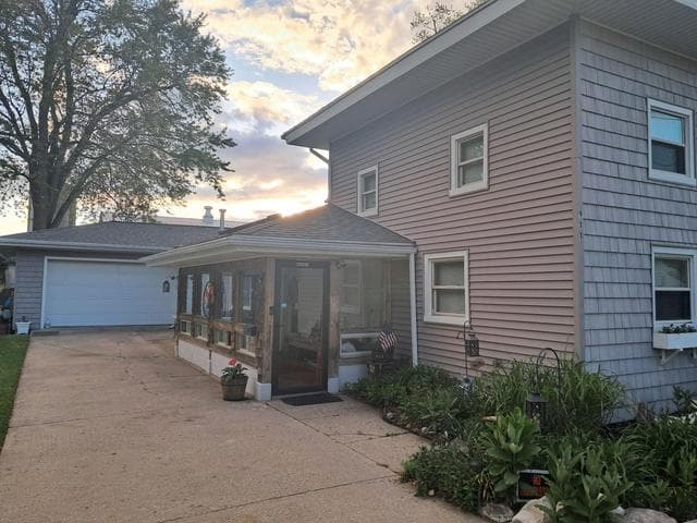 911 Washington Boulevard, Lake Odessa, MI 48849