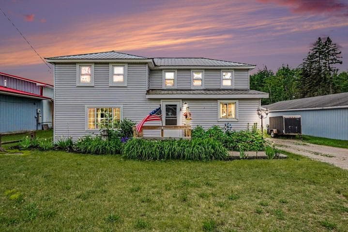 21029 11 Mile Road, Reed City, MI 49677