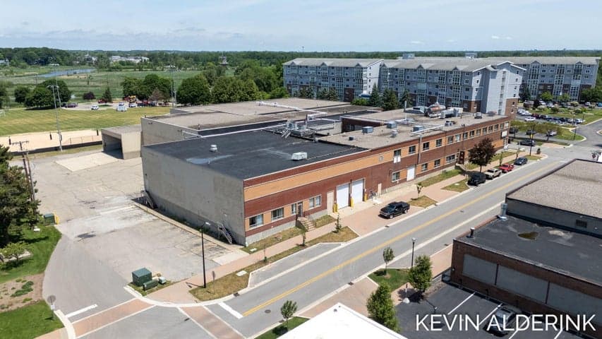 147 E 6th Street, Holland, MI 49423
