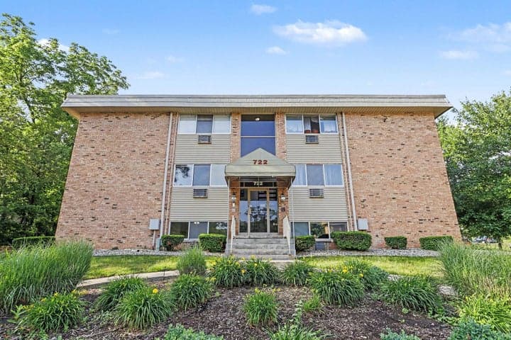 722 W Kilgore Road 102, Kalamazoo, MI 49008