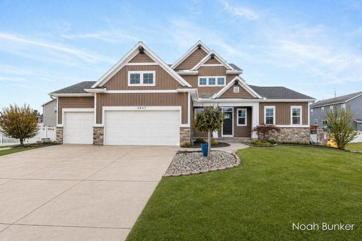 3857 Winsome Drive, Hudsonville, MI 49426