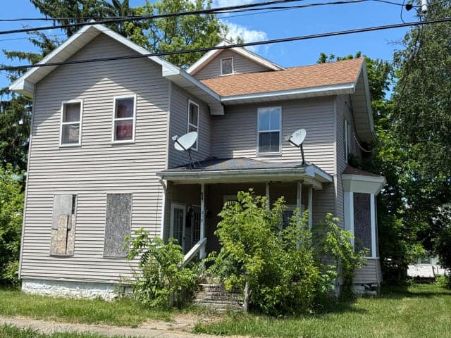 212 W Porter Street, Albion, MI 49224