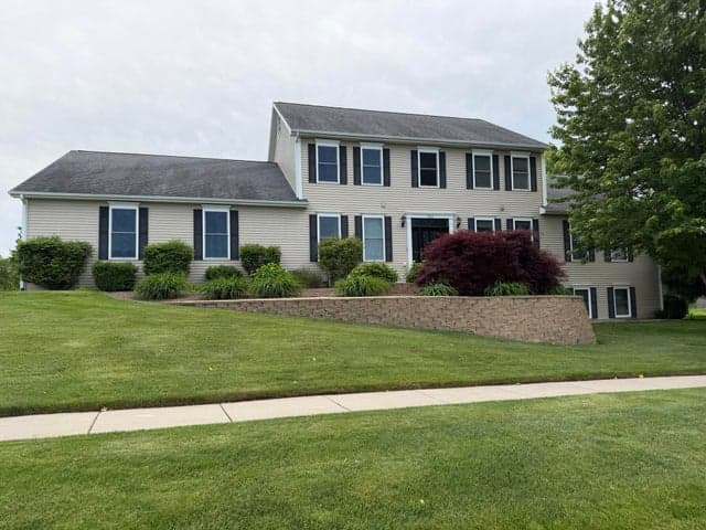 7809 Golf Meadows Drive SE, Caledonia, MI 49316