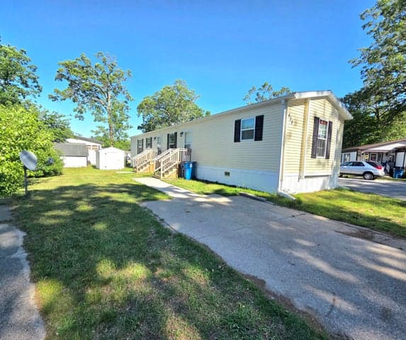 638 Courtland Lane, Muskegon, MI 49442