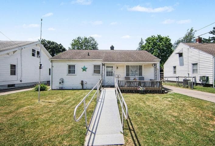 718 N Elm Avenue, Jackson, MI 49202