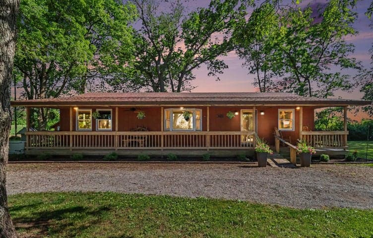30069 Brandt Road, Colon, MI 49040
