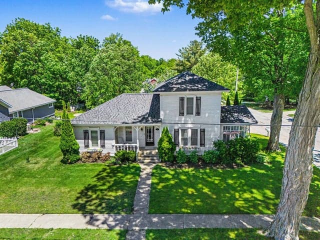 382 E 3rd Street, Pentwater, MI 49449