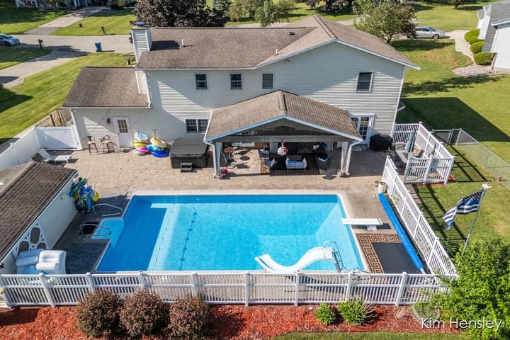 1594 Louva Court, Belding, MI 48809