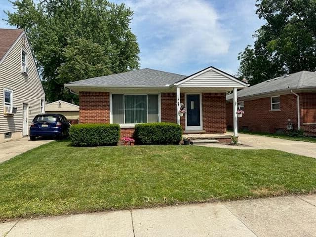 18450 Olympia, Redford, MI 48240