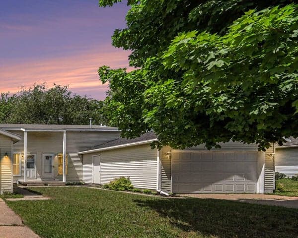 423 Pine Place Street SE, Grand Rapids, MI 49548