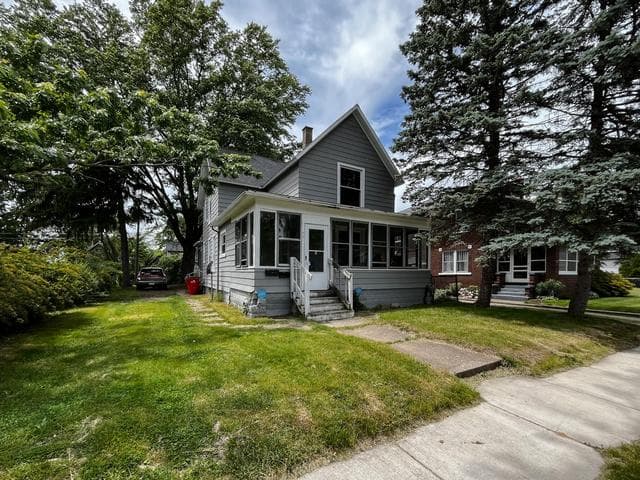 774 Lavette Avenue, Benton Harbor, MI 49022