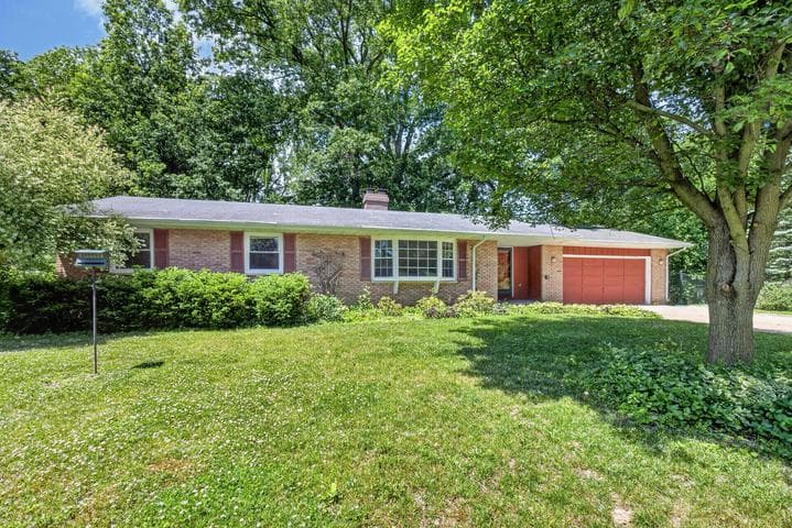 8076 Land O Lakes Drive, Kalamazoo, MI 49048