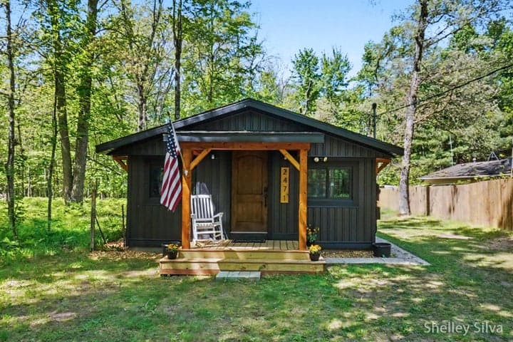 2471 W Wolf Lake Boulevard, Baldwin, MI 49304