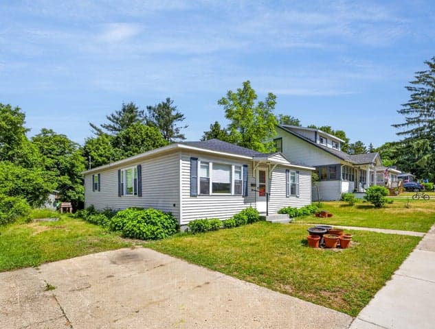 415 Crippen Street, Cadillac, MI 49601