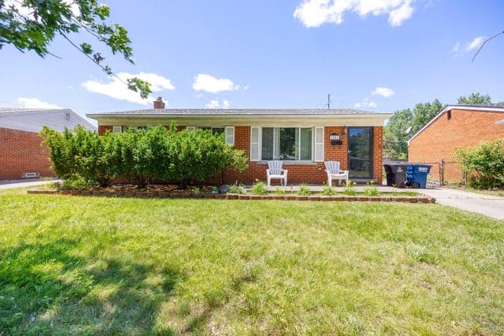 7543 N Wildwood Street, Westland, MI 48185