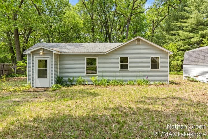 1267 Chatterson Road, Muskegon, MI 49442