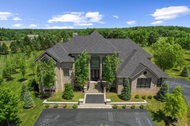 5636 Meadow Lane, Ann Arbor, MI 48105