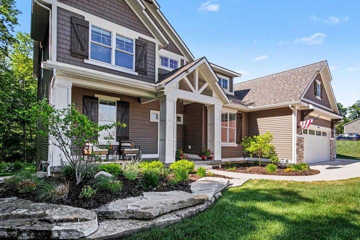 7290 Crossridge Drive SE, Grand Rapids, MI 49512