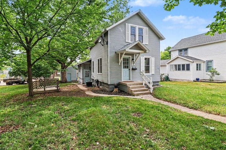 319 N Rowe Street, Ludington, MI 49431