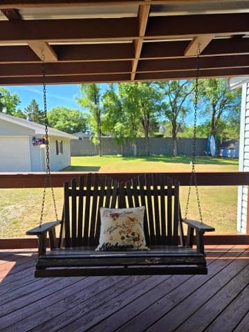 5221 N 17 Road, Mesick, MI 49668