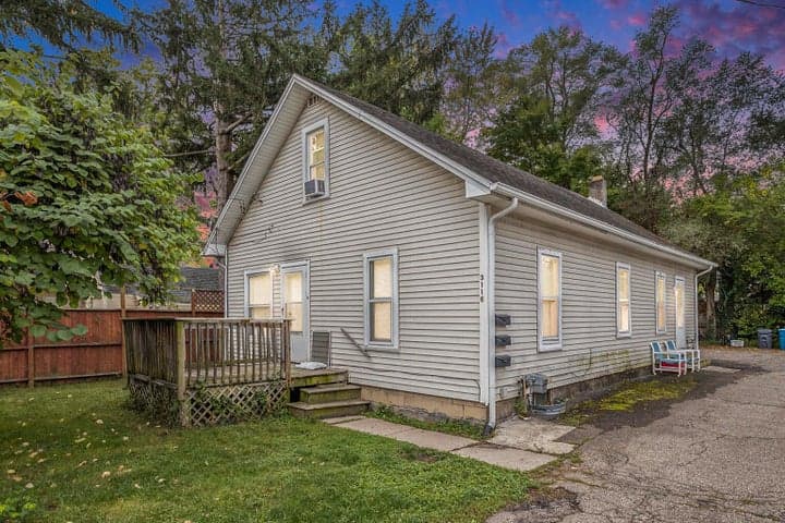 3116 N Whittier Drive, Kalamazoo, MI 49001