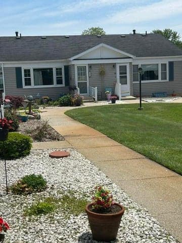 905 Village Lane, Jenison, MI 49428