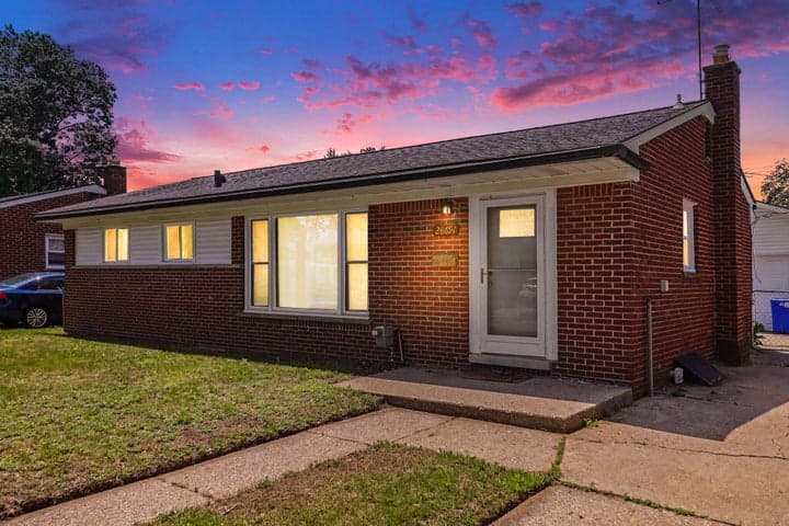 28691 Hales Street, Madison Heights, MI 48071