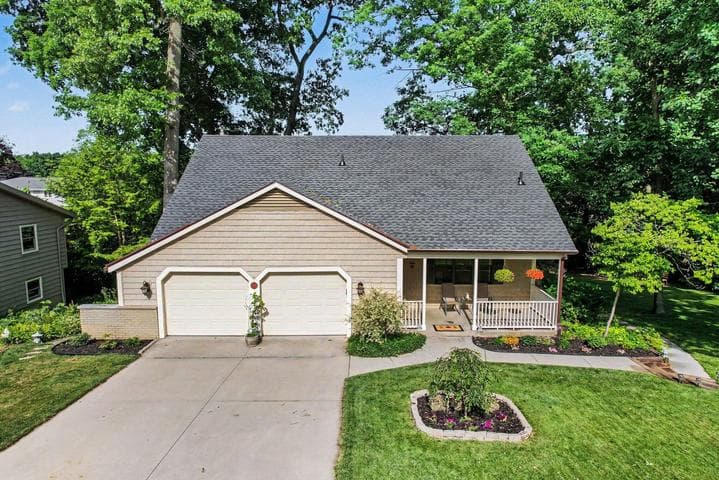 7618 Hampton Oaks Drive, Portage, MI 49024