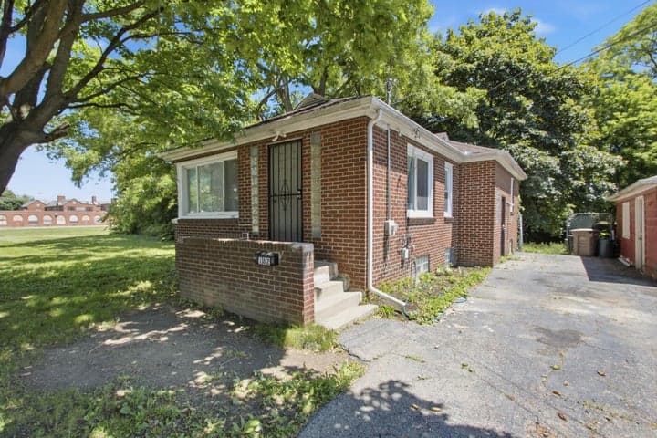 182 Summit Street, Pontiac, MI 48342