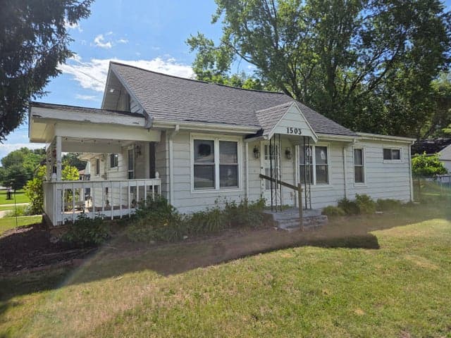 1503 Warren Avenue, Jackson, MI 49203