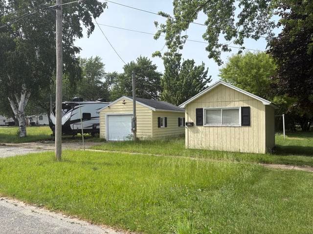 2507 Nelson Street, Manistee, MI 49660