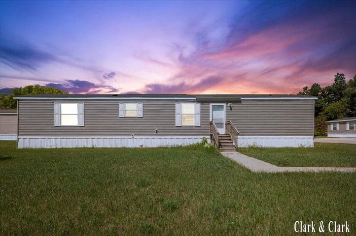 12739 Meadow Drive, Wayland, MI 49348