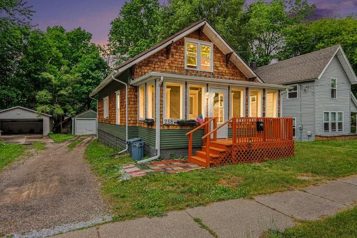 258 Battle Creek Avenue, Battle Creek, MI 49015
