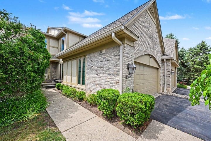 2785 Maitland Drive, Ann Arbor, MI 48105