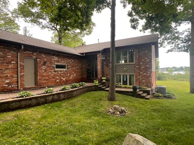 3010 Loon Lake Shores Road, Waterford, MI 48329