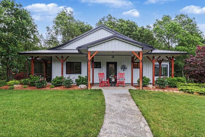 1470 W Adams Road, Pentwater, MI 49449