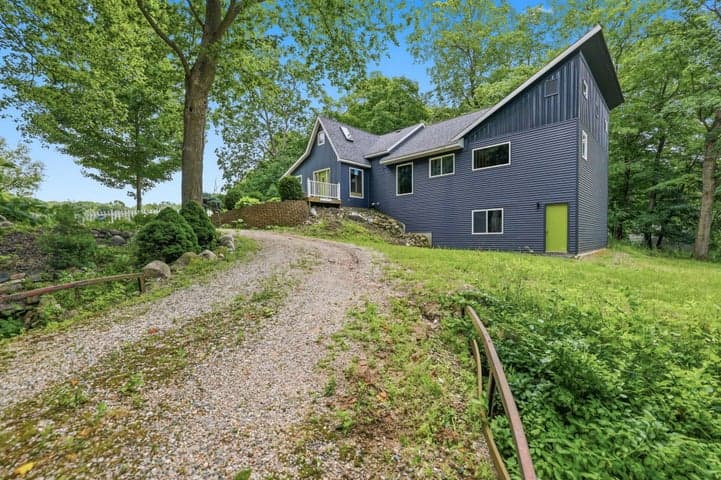 1372 Cramton Avenue NE, Ada, MI 49301