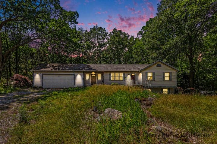 12253 Rich Street, Grand Haven, MI 49417