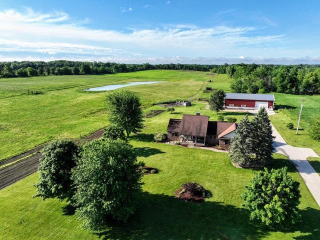 2189 W Vermontville Highway, Charlotte, MI 48813