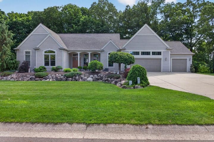 4215 Aspen Way, Jackson, MI 49201