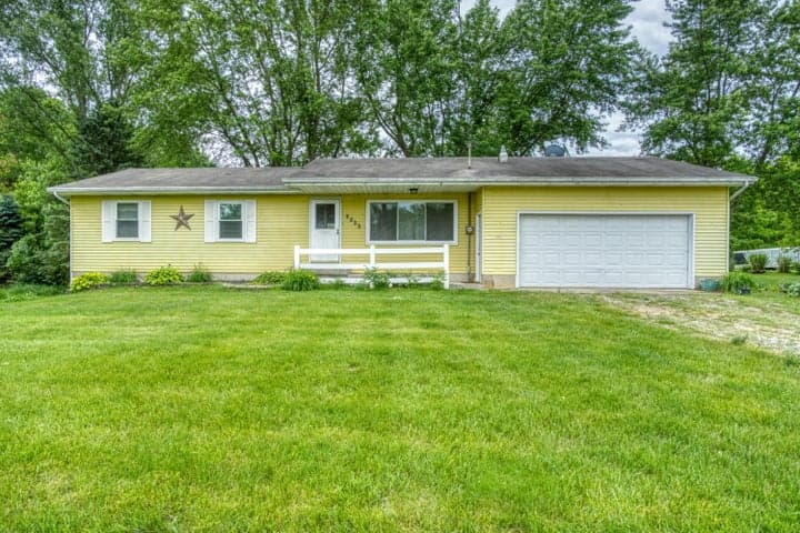 3100 20 Mile Road, Kent City, MI 49330