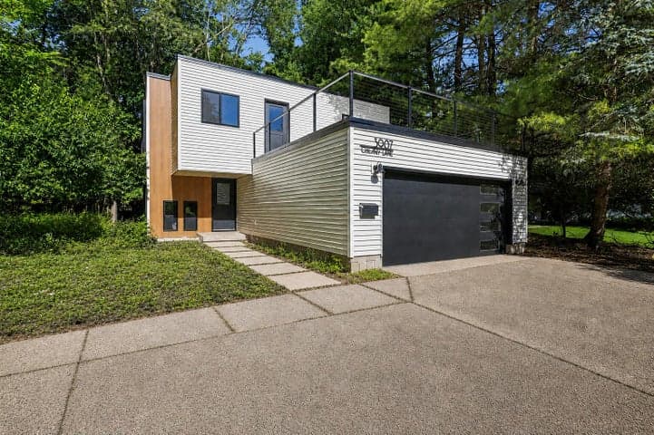 3907 Cricket Lane, Kalamazoo, MI 49008